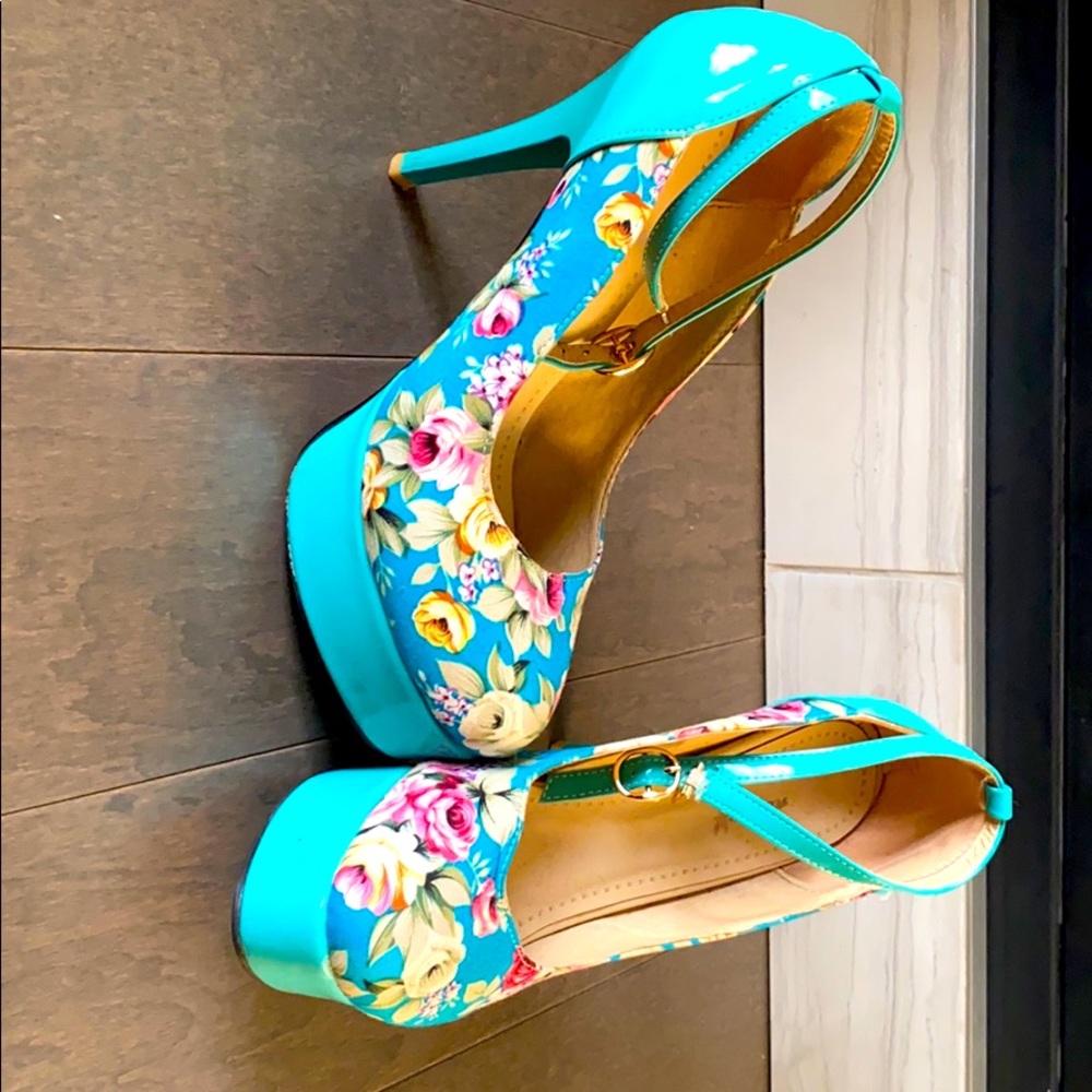 Platform Mary Jane Teal Flower Heels Size 7.5